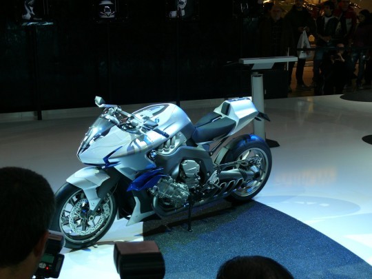 BMW Concept 6. A 2009-es EICMA talán egyetlen meglepetése