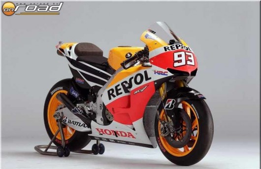 A MotoGP-ből jól ismert Honda RCV telivért szeretnék az utcára is kivinni