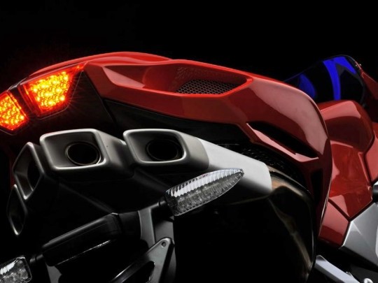 MV Agusta F4 1000: Szerencsére nem sokat változott