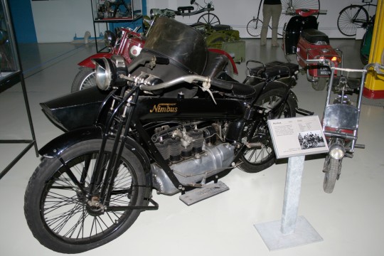 Oldalkocsis Nimbus Type A egy múzeumban