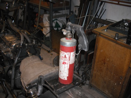 Tűzoltópalack: a tágulási tartály forrása (a képre kattintva galéria nyílik)
