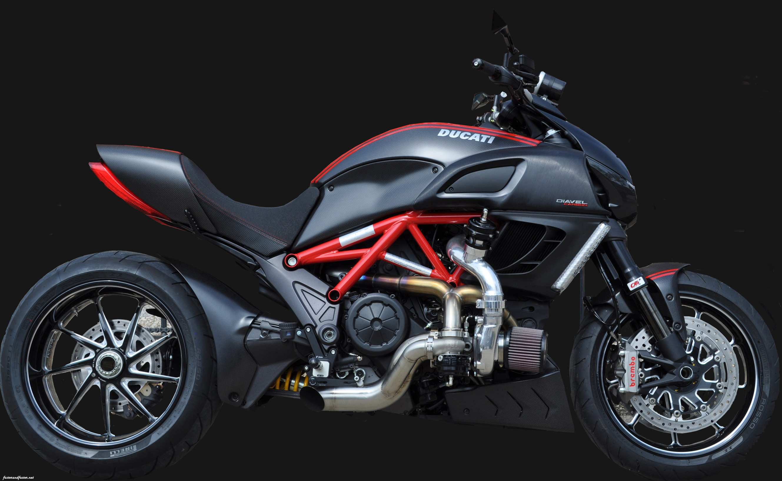 Мотоциклы в блэк раша. Дукати мотоцикл. Дукати мотоцикл новый. Ducati Monster Diavel. Ducati Diavel мотоциклы Италии.