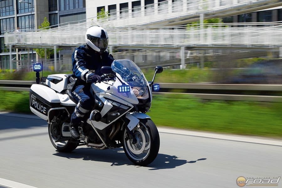 A BMW teljes rendőrségi motoros felszerelést is kínál járműveihez