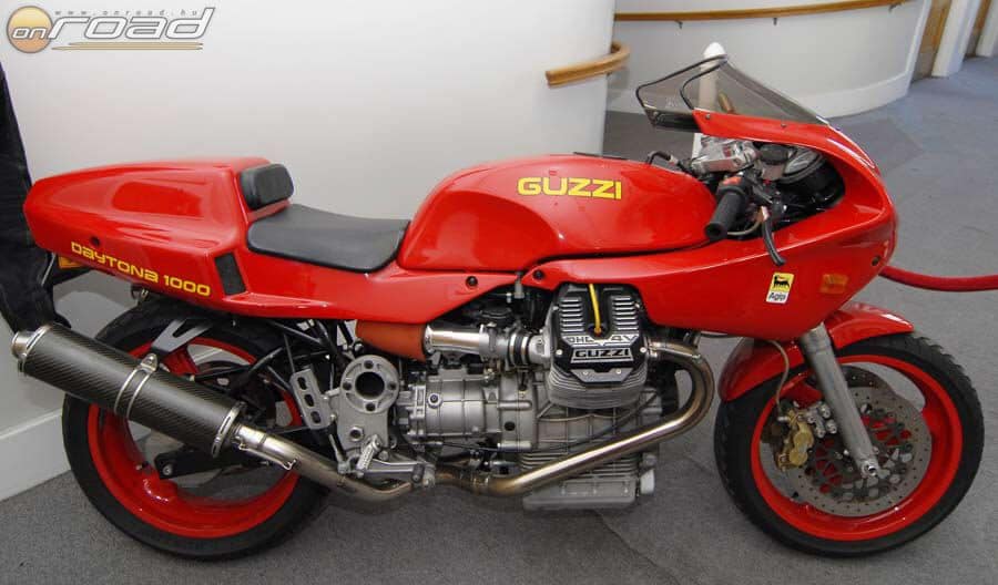 Egy különlegesen szép sportmotor a Moto Guzzi Daytona 1000