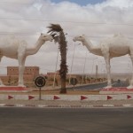 Marokkó túra onroad 81 Tevék a kapunál