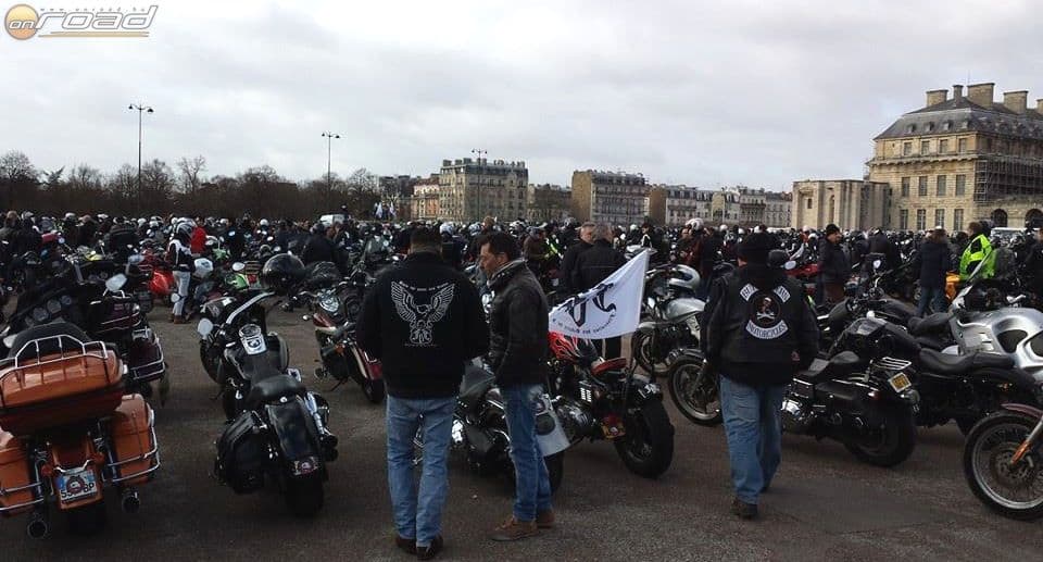 Ki akarják tiltani Párizsból az idősebb motorokat - erre megmozdult a kétkerekű társadalom