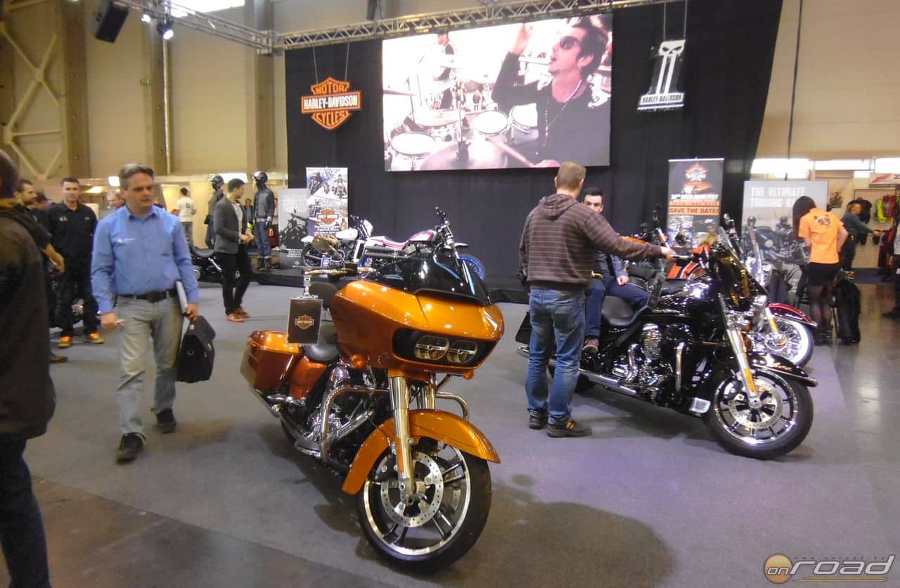 A Harley-Davidson giga-krúzerei csodaszépek így együtt