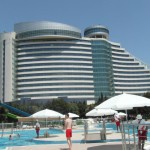 Útvonalbiztosítás Baku túra Onroad 20150610_004_A szálloda az aquapark felől