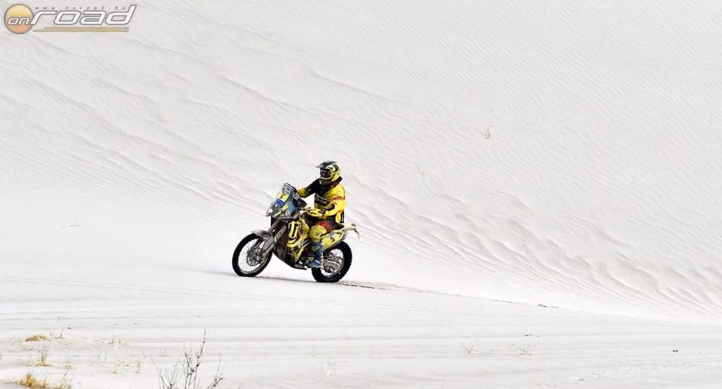 Óriási formában van a szlovák - ha nem lenne politika, de egy kis szerencse igen, akár meg is nyerhetné a 2016-os Dakar Rallyt!