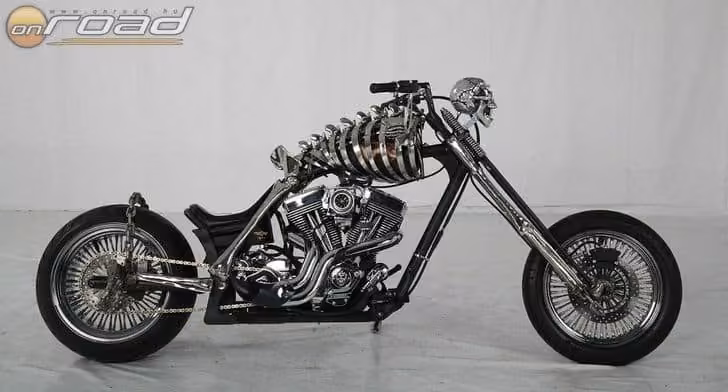 A csontvázat mintázó Skulbike viszont alkalmas a használatra is. Méghozzá igen dinamikus használatra