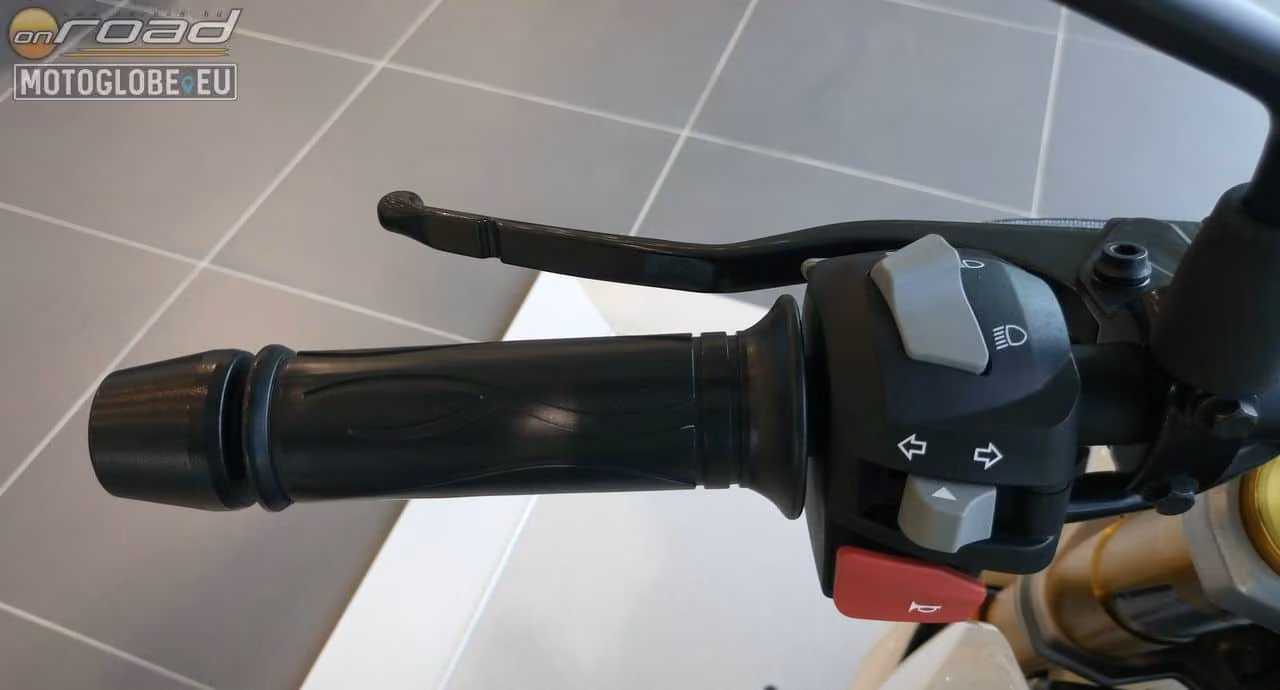 A TVS örökség: a kapcsolók eltérnek a megszokott BMW gomboktól