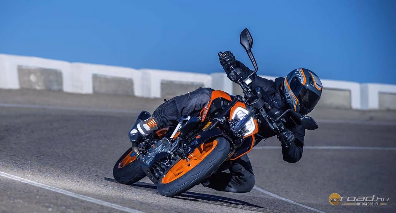 Morcosabb arcot kap a KTM Duke 390