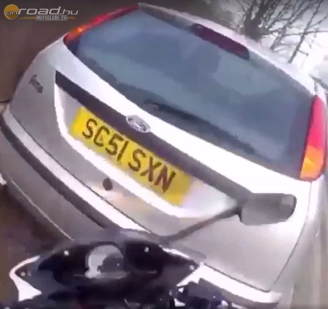 A becsapódás pillanata. Videón sokkal cifrább a sztori!