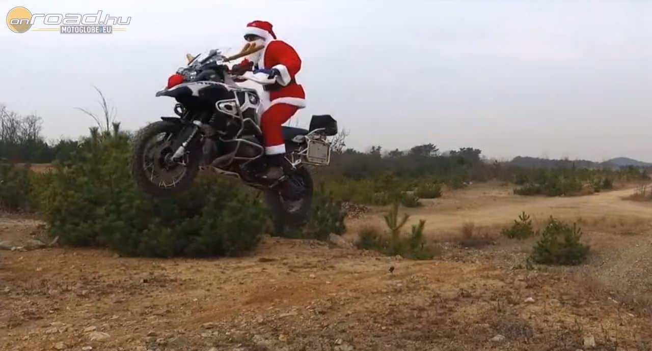 Egy kemény motoros Mikulással kíván Boldog Ünnepeket az Onroad.hu! Egy kemény motoros Mikulással kíván Boldog Ünnepeket az Onroad.hu!