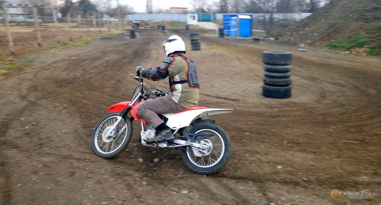 Murvajó tanulás: Honda Safety Hungary Dirt Track tréning Murvajó tanulás: Honda Safety Hungary Dirt Track tréning