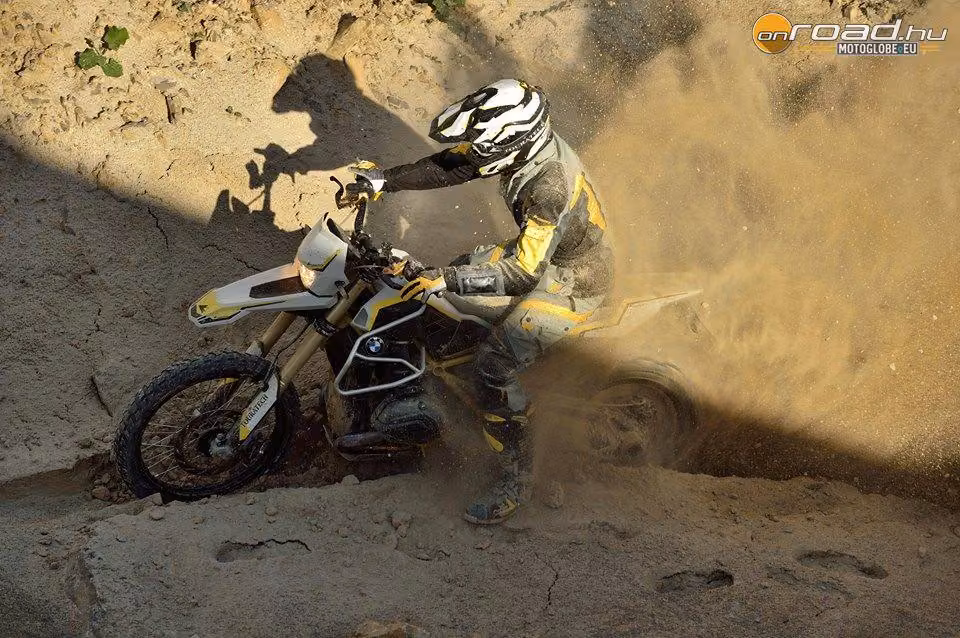Az R1200GS Rambler már a komoly off-road használhatóságot tűzte ki célul