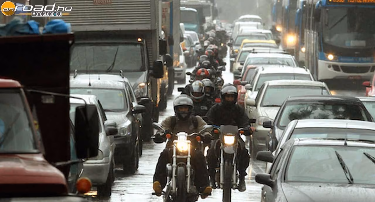 Munkába motorral menni márpedig jó dolog