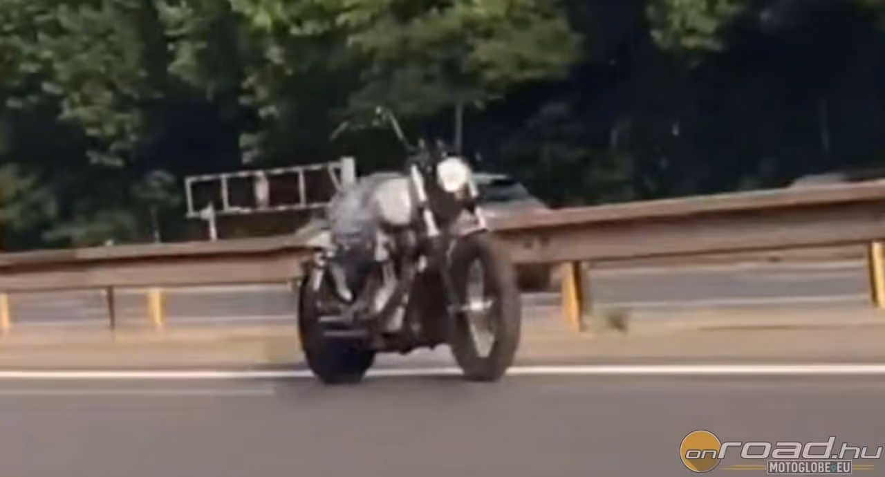 Száguldó szellemmotor bukkant fel Párizs közelében! Száguldó szellemmotor bukkant fel Párizs közelében!