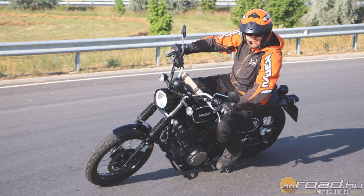 Heresokkoló stílusdiktátor: Yamaha SCR950 teszt Heresokkoló stílusdiktátor: Yamaha SCR950 teszt