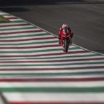 2018-Ducati-Panigale-V4-onroad-016