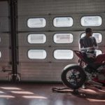 2018-Ducati-Panigale-V4-onroad-019