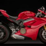 2018-Ducati-Panigale-V4-onroad-038