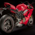 2018-Ducati-Panigale-V4-onroad-039