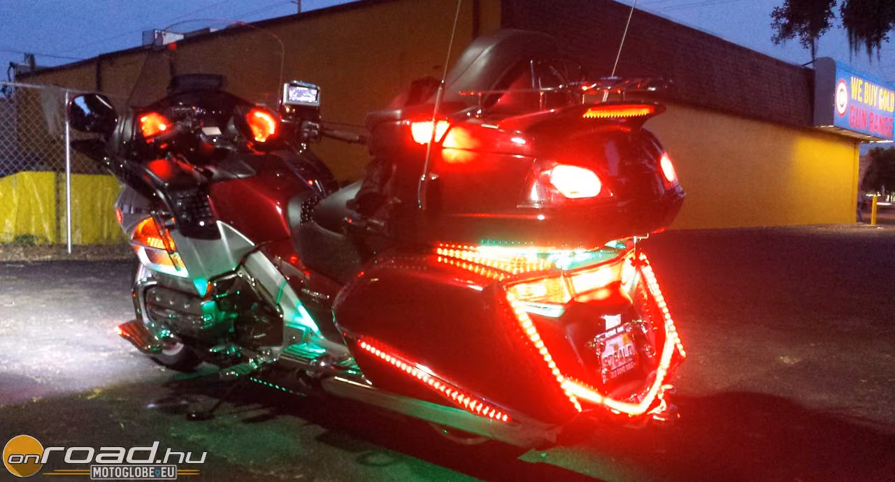 Jön a Karácsony: készítsd fel a motorod! Éljen a biztonság!
