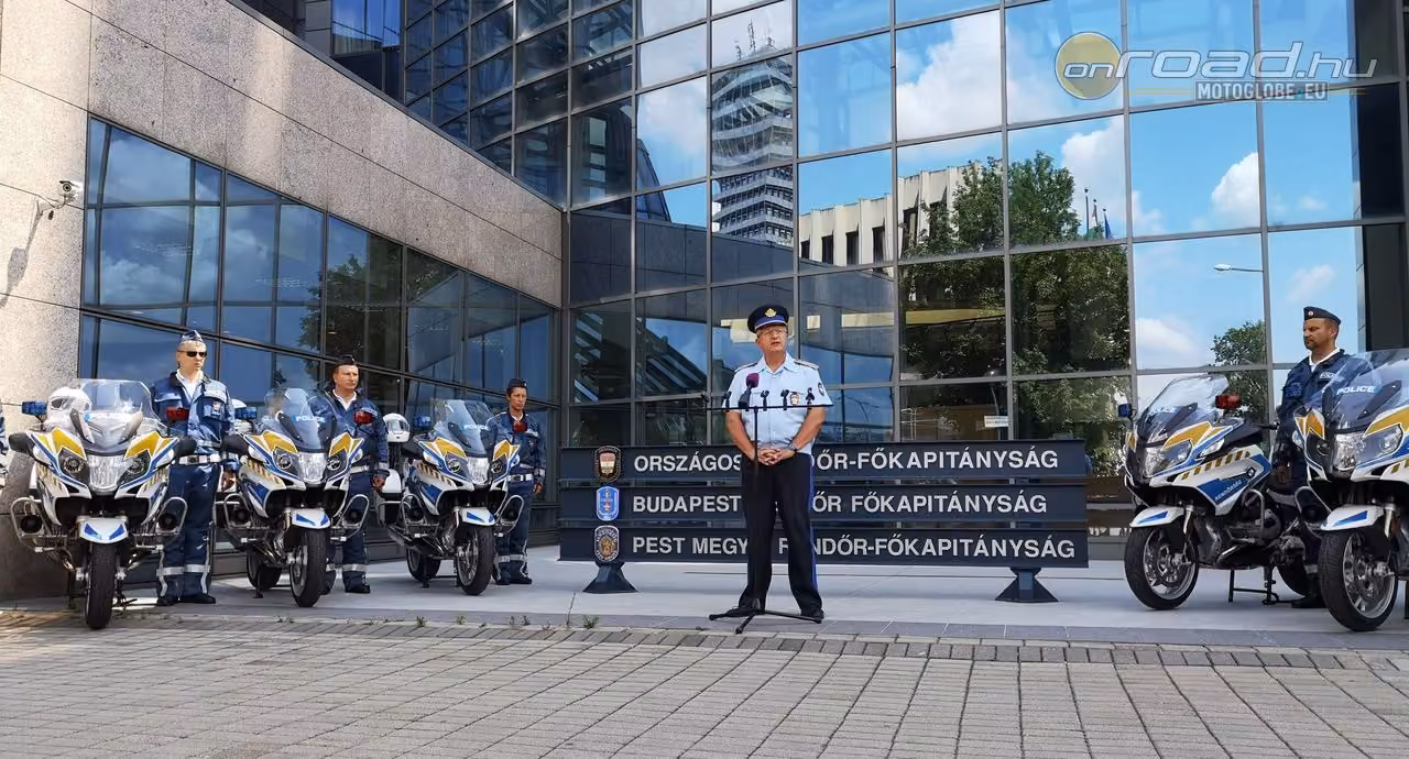 Tíz új BMW rendőrmotor állt szolgálatba