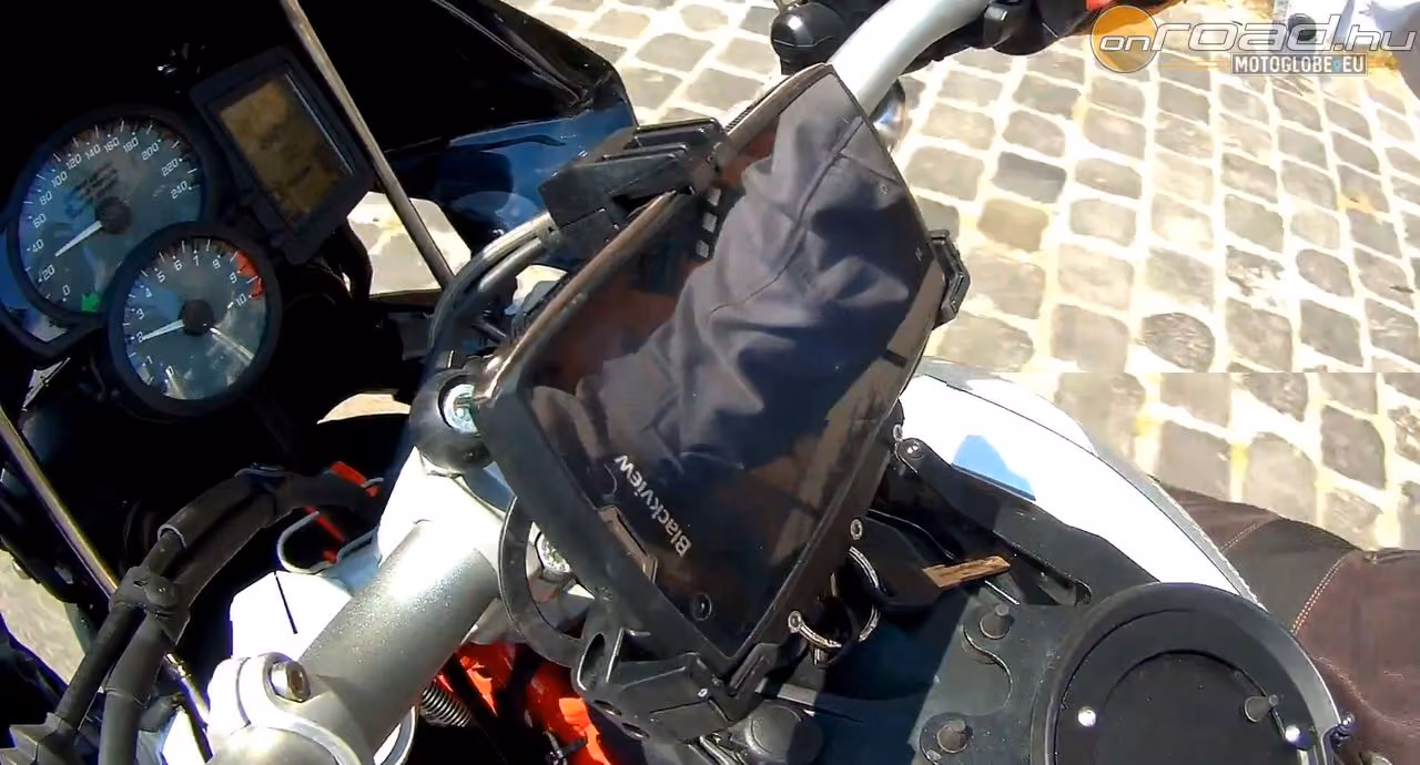 Masszív mobiltartó: Kappa Smart Clip bemutató és menetpróba