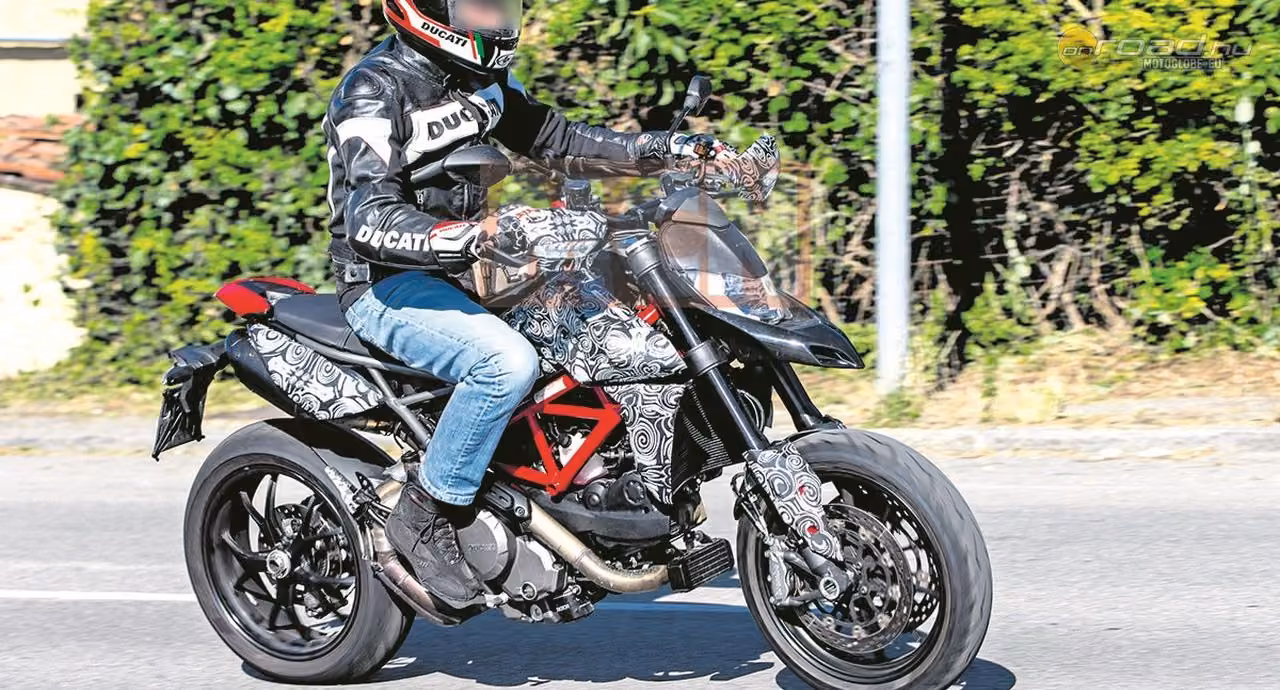 Kémfotón a 2019-es Ducati Hypermotard