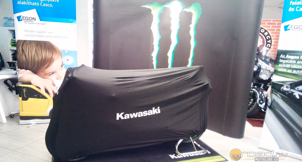 Idehaza is lelepleződtek a legújabb Kawasaki modellek Idehaza is lelepleződtek a legújabb Kawasaki modellek