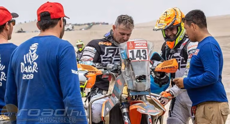 Így dobták ki a Dakar mozgássérült motorosát a versenyről Így dobták ki a Dakar mozgássérült motorosát a versenyről