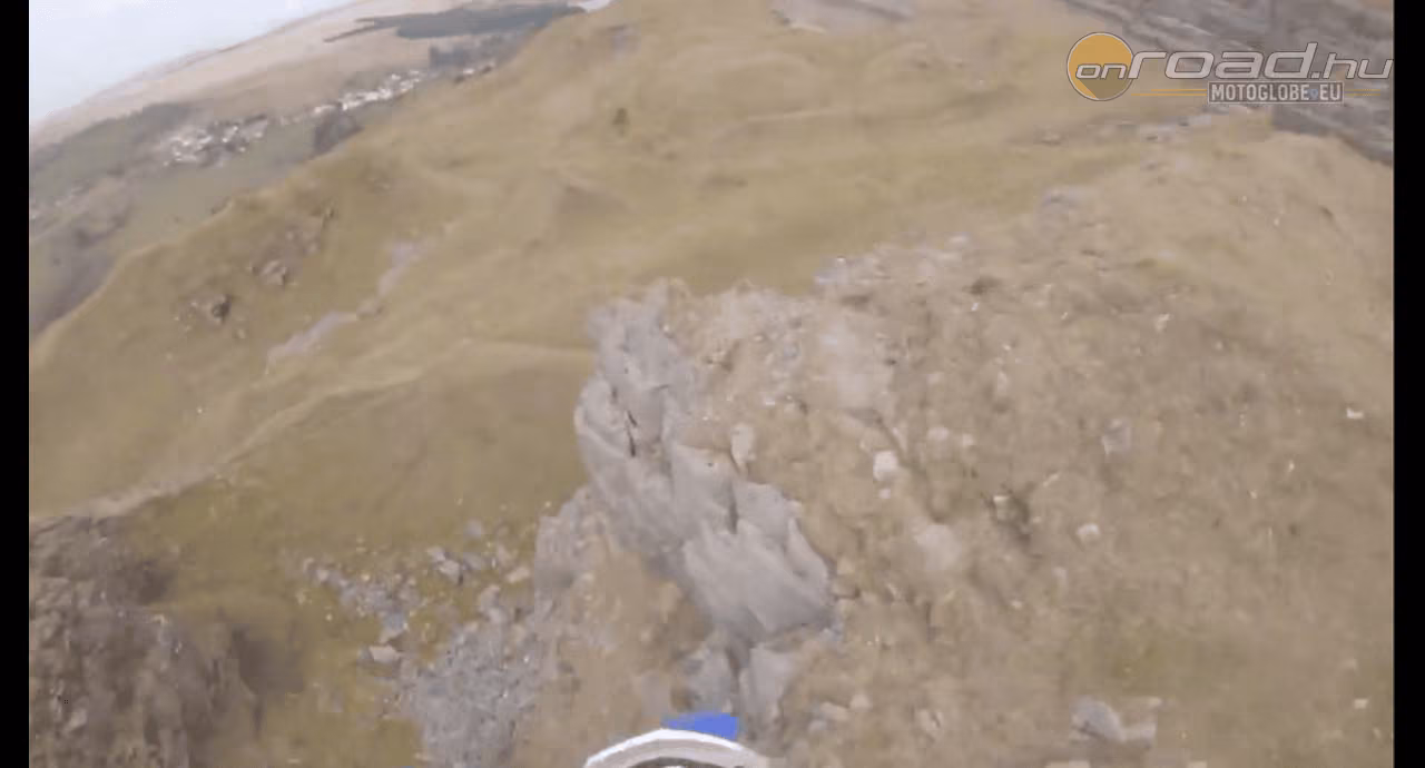 Amikor a terepmotorozásnak mentő a vége (videó)