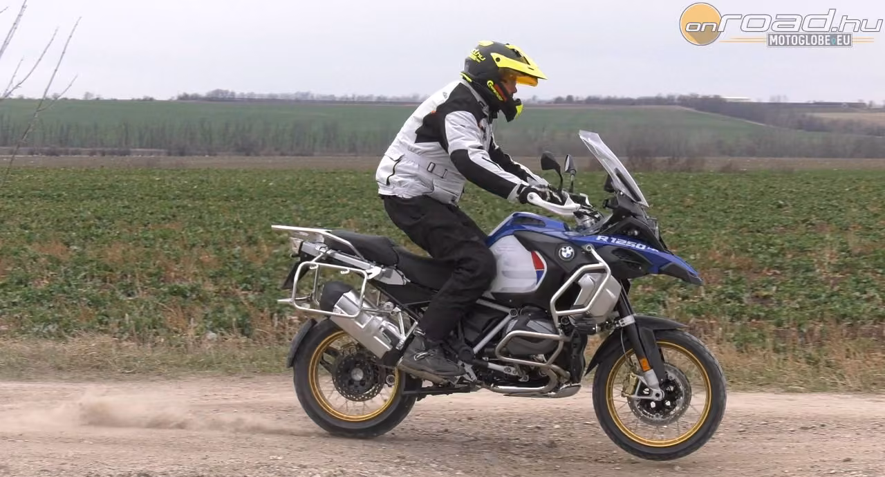 Újabb mélyütés: BMW R1250GS Adventure teszt Újabb mélyütés: BMW R1250GS Adventure teszt