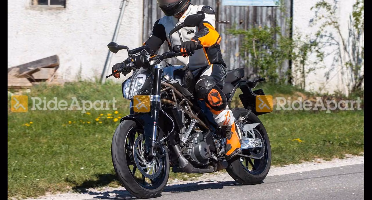 Még egy lapáttal: megújul a KTM 390 Duke
