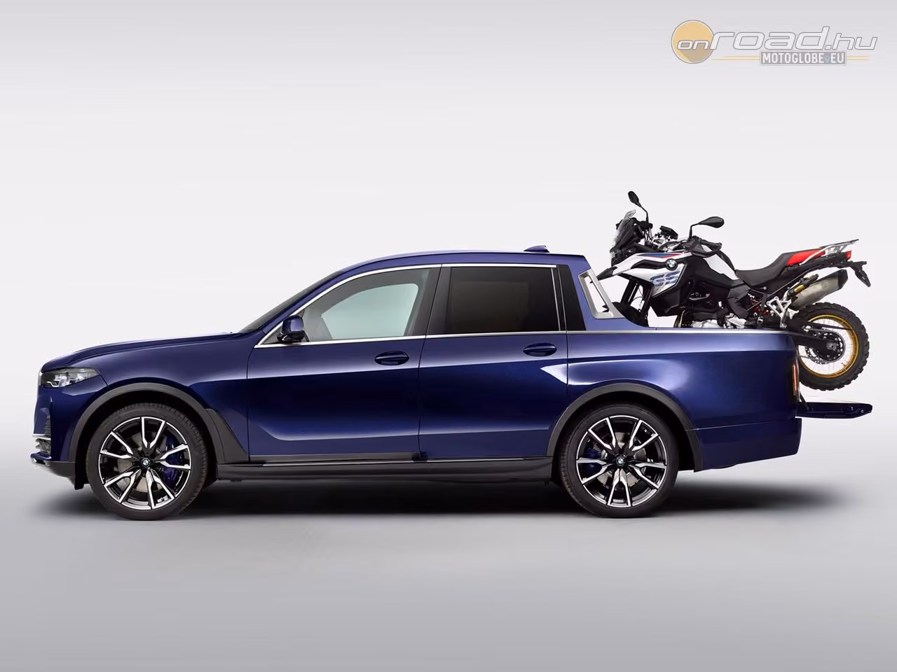 Motorszállítós platós: ha neked soha nem lehet elég BMW-d Motorszállítós platós: ha neked soha nem lehet elég BMW-d