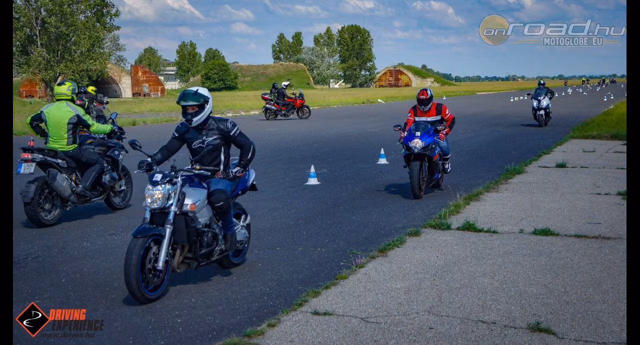 BMW Motorrad Vezetéstechnikai Tréning BMW Motorrad Vezetéstechnikai Tréning