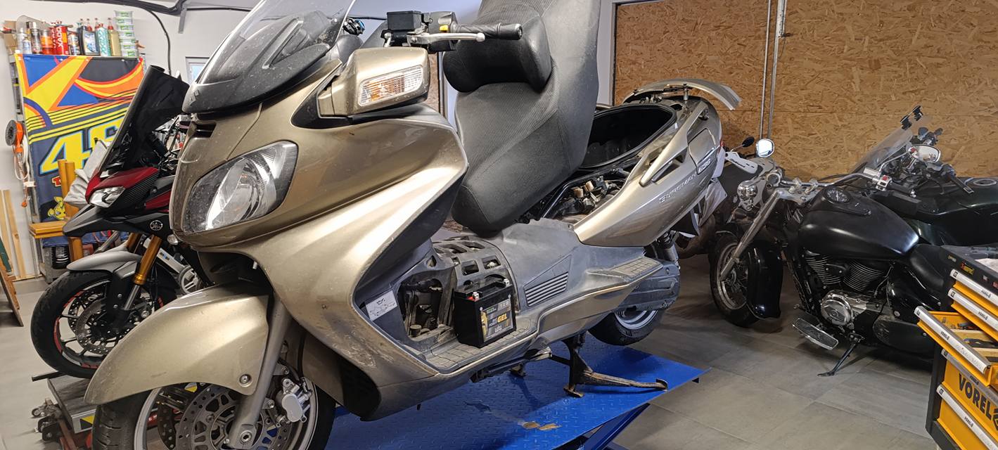 Hajszálon múlt a tűz: Így úsztam meg a katasztrófát a Suzuki Burgmannal