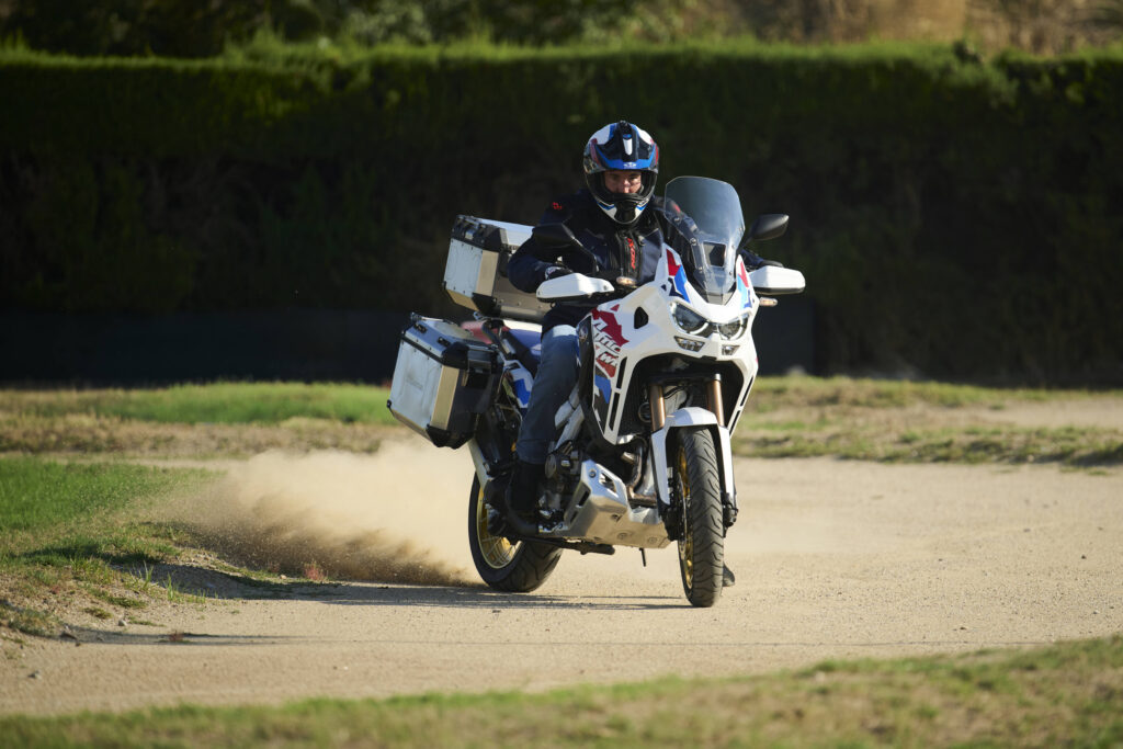 Honda és IXON: Az új, stratégiai együttműködés a teljesítmény, a védelem és a stílus terén is előrelépést jelent