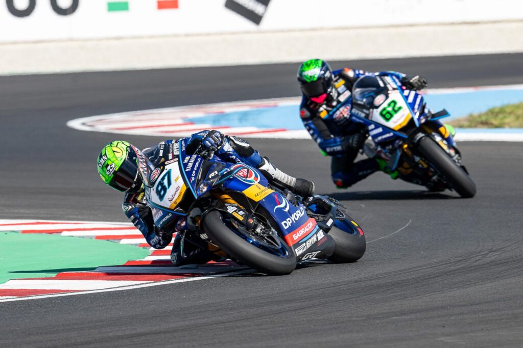 Balaton Park WorldSBK szombat: Yamaha-dominancia, dráma és kemény csaták