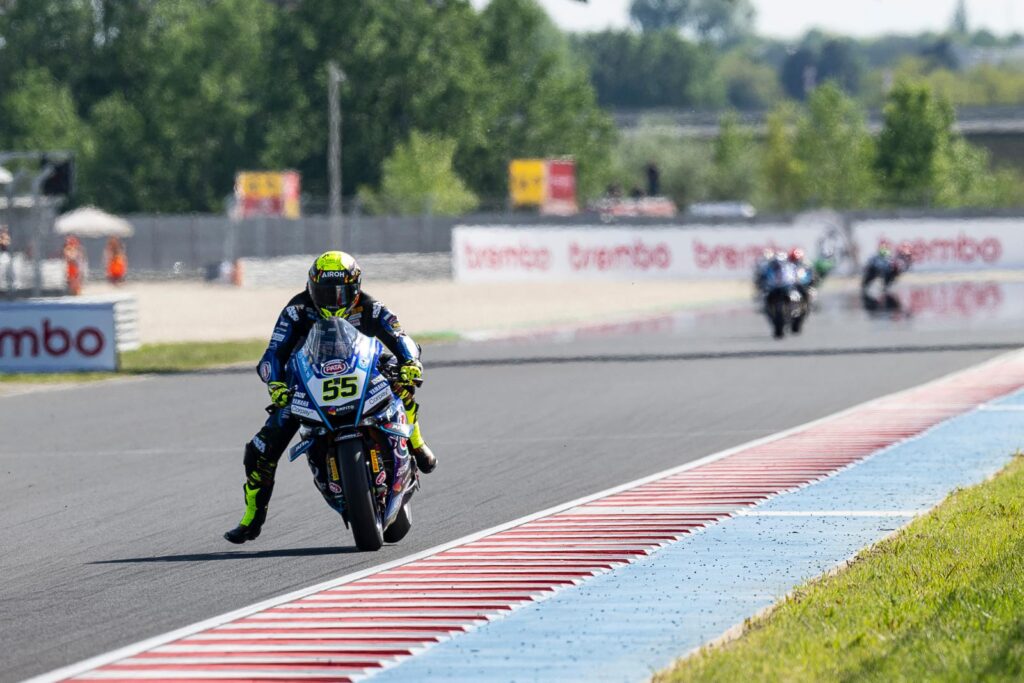 Balaton Park WorldSBK szombat: Yamaha-dominancia, dráma és kemény csaták
