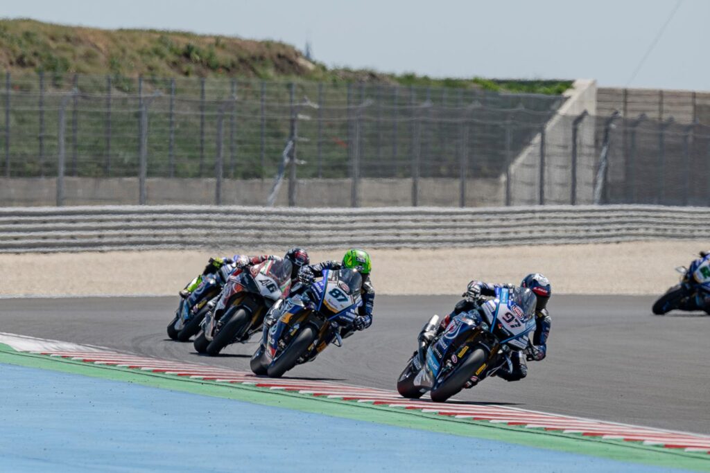 Balaton Park WorldSBK vasárnap: Ducati dominancia, Yamaha felzárkózás és drámai fordulatok