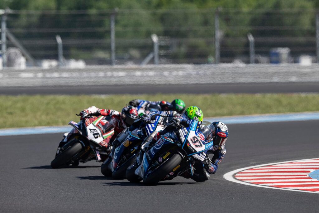 Balaton Park WorldSBK vasárnap: Ducati dominancia, Yamaha felzárkózás és drámai fordulatok