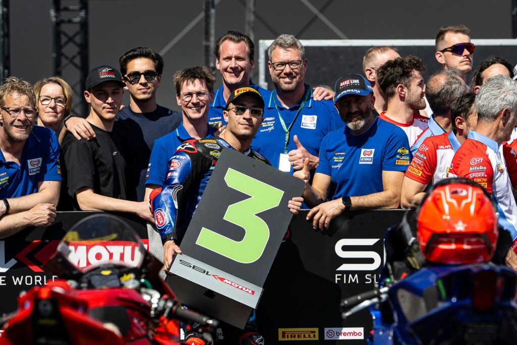 Balaton Park WorldSBK szombat: Yamaha-dominancia, dráma és kemény csaták