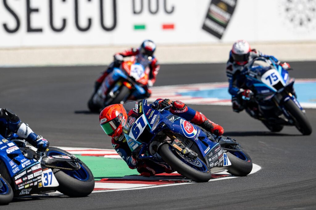 Balaton Park WorldSBK szombat: Yamaha-dominancia, dráma és kemény csaták