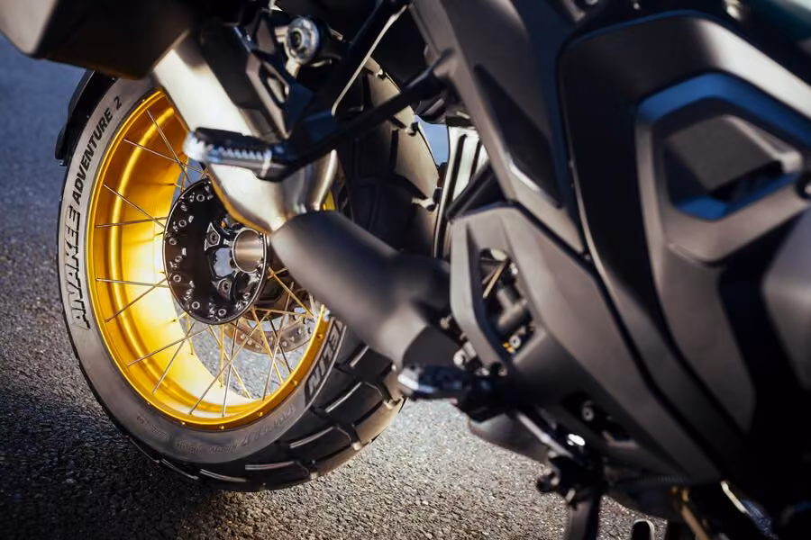 A Michelin új szintre emelte a kalandmotoros gumik világát – itt az Anakee Adventure 2 A Michelin új szintre emelte a kalandmotoros gumik világát – itt az Anakee Adventure 2