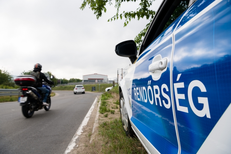 Június 1-től ROADPOL, országos motoros razzia indul – gumik, rendszámok és kipufogók célkeresztben