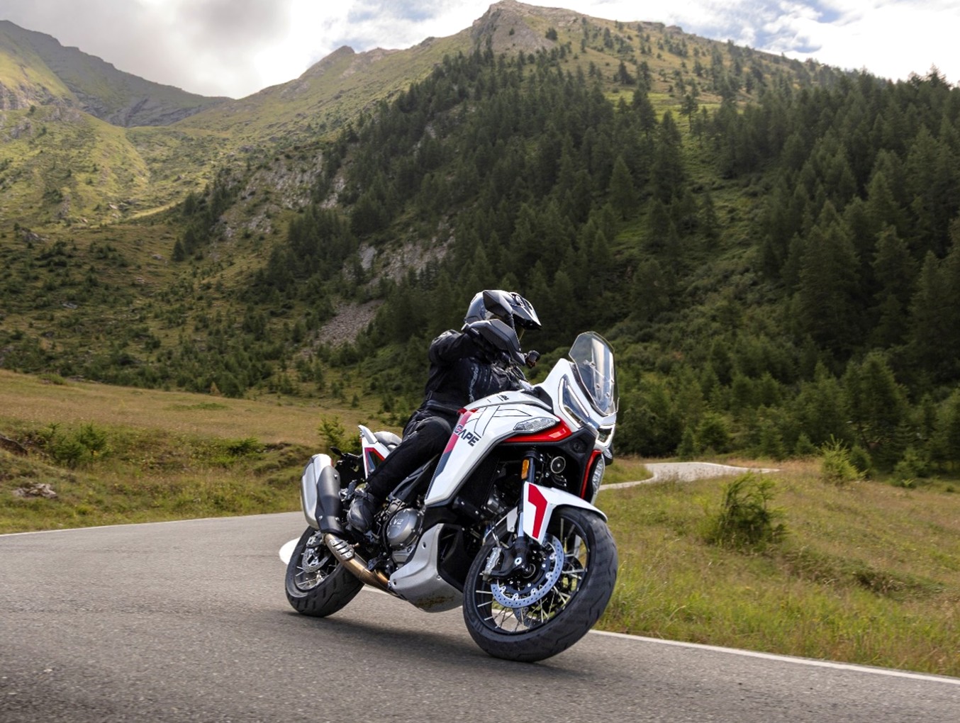 Megérkezett: Moto Morini X-Cape 1200 – A TÚRAMOTOROZÁS UTOLSÓ HATÁRA