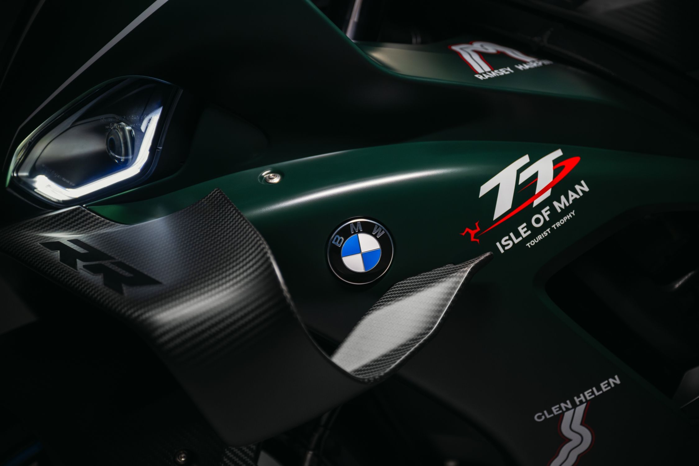 BMW M 1000 RR Limited Edition Isle of Man TT – 115 darab készül a TT-legenda tiszteletére